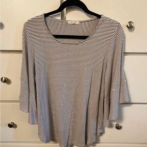Pleione Stripe Knit Bell Sleeve Tee Black White